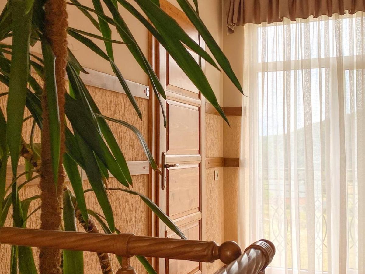Mini Hotel Solnce Karpat Polyána Kültér fotó
